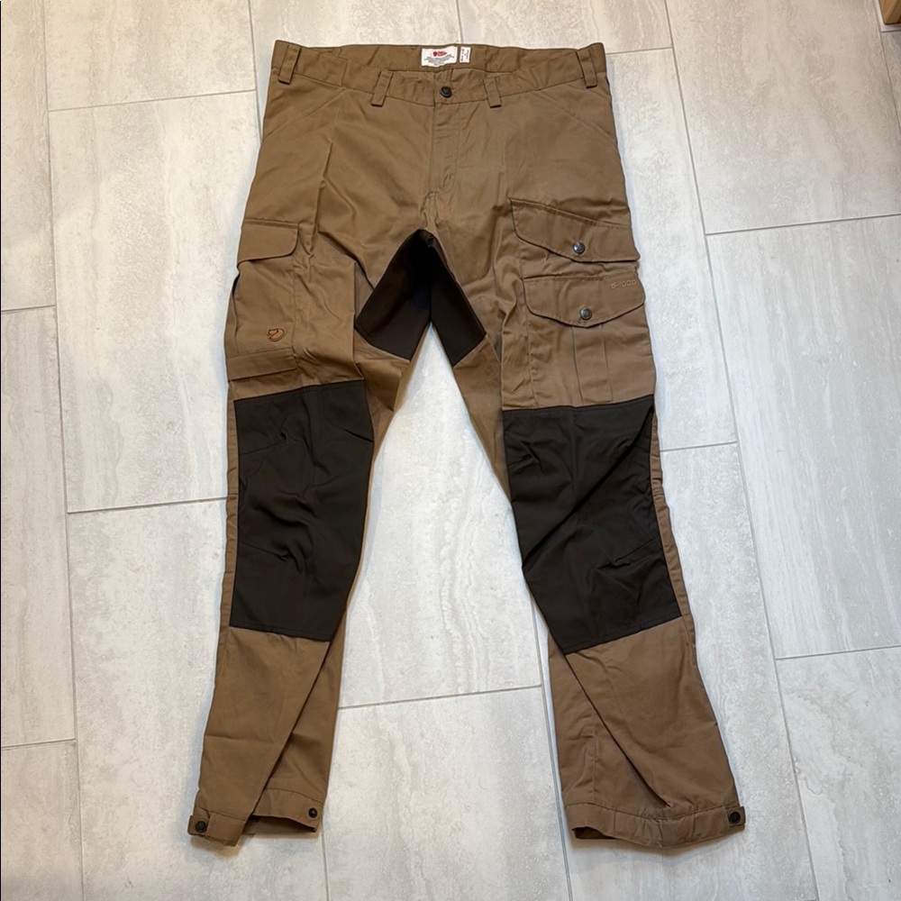 FjallRäven Vida Pro G1000 Men's Brown and Black Cargo Pants